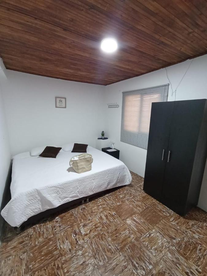 Komodo Alojamiento- Hostal Autoservicio - Ubicado Muy Cerca Al Centro Historico -Habitaciones Con Bano Privado, Wifi , Cama 2X2 Popayan Εξωτερικό φωτογραφία