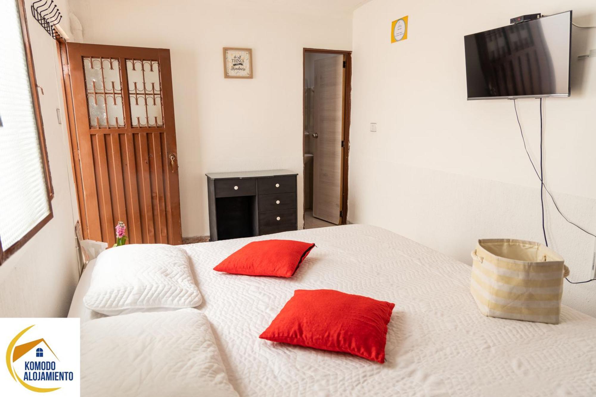 Komodo Alojamiento- Hostal Autoservicio - Ubicado Muy Cerca Al Centro Historico -Habitaciones Con Bano Privado, Wifi , Cama 2X2 Popayan Εξωτερικό φωτογραφία